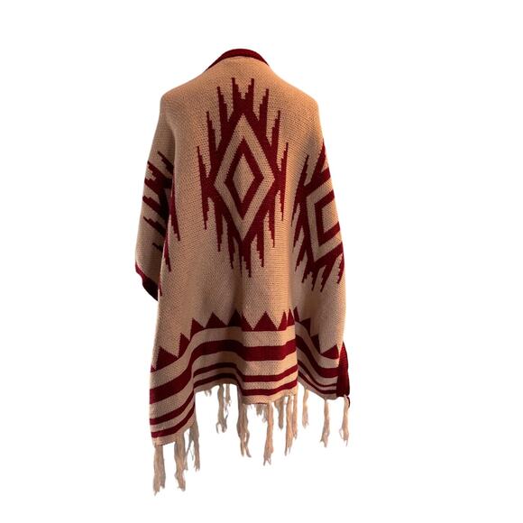 NWT FRANCESCAS ALYA Poncho Wrap Sweater Jacket Southwestern Fringe O/S Acrylic - Picture 5 of 10
